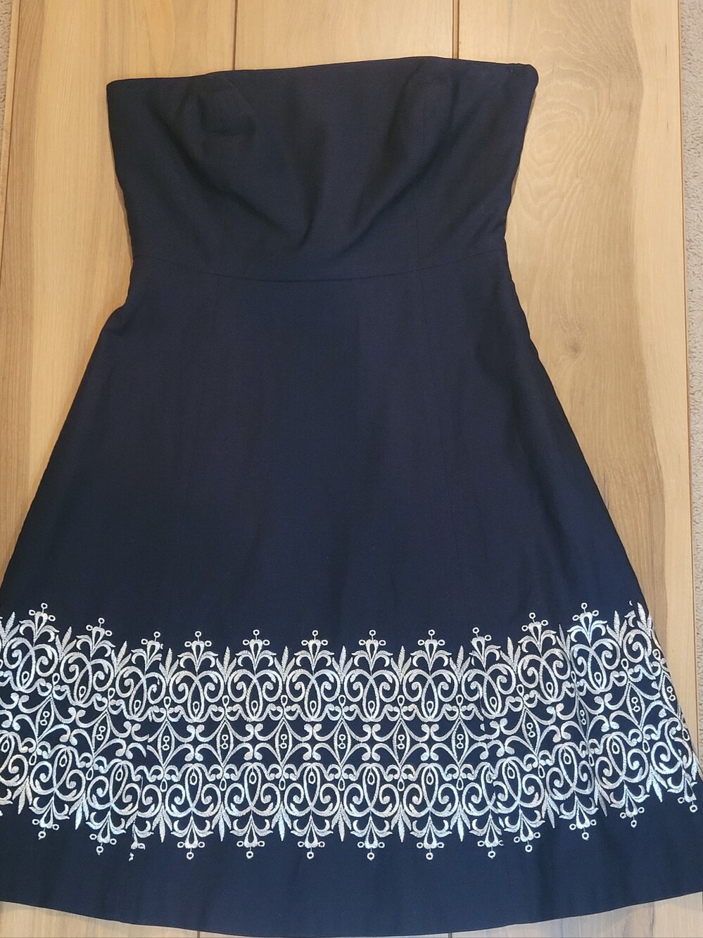 LOFT | Strapless Navy Dress with White Embroidered Hem | 4P